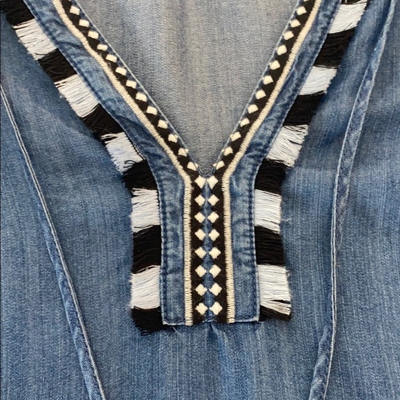 Given Kale 100% Cotton Chambray Embroidered Top - Picture 4 of 9